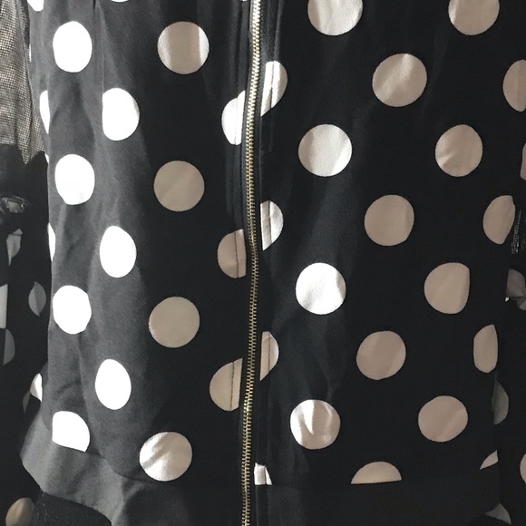 Black blouse with white poka dot sheer sleeves - Picture 4 of 4